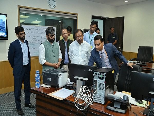 MoS Muraleedharan Leads Operation Ajay Control Room: Safety of Indians Prioritized
