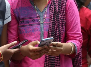 Womens internet adoption on mobile phones reach 37 pc in India: GSMA