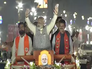 PM Modi holds roadshow in Mumbai with an eye on 6 LS seats