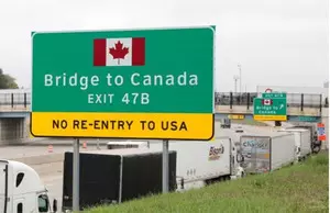 Canadas border workers reach tentaive deal to avoid strike