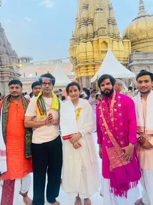 Rajkummar Rao, Patralekha seek Lord Shivas blessings at Kashi Vishwanath