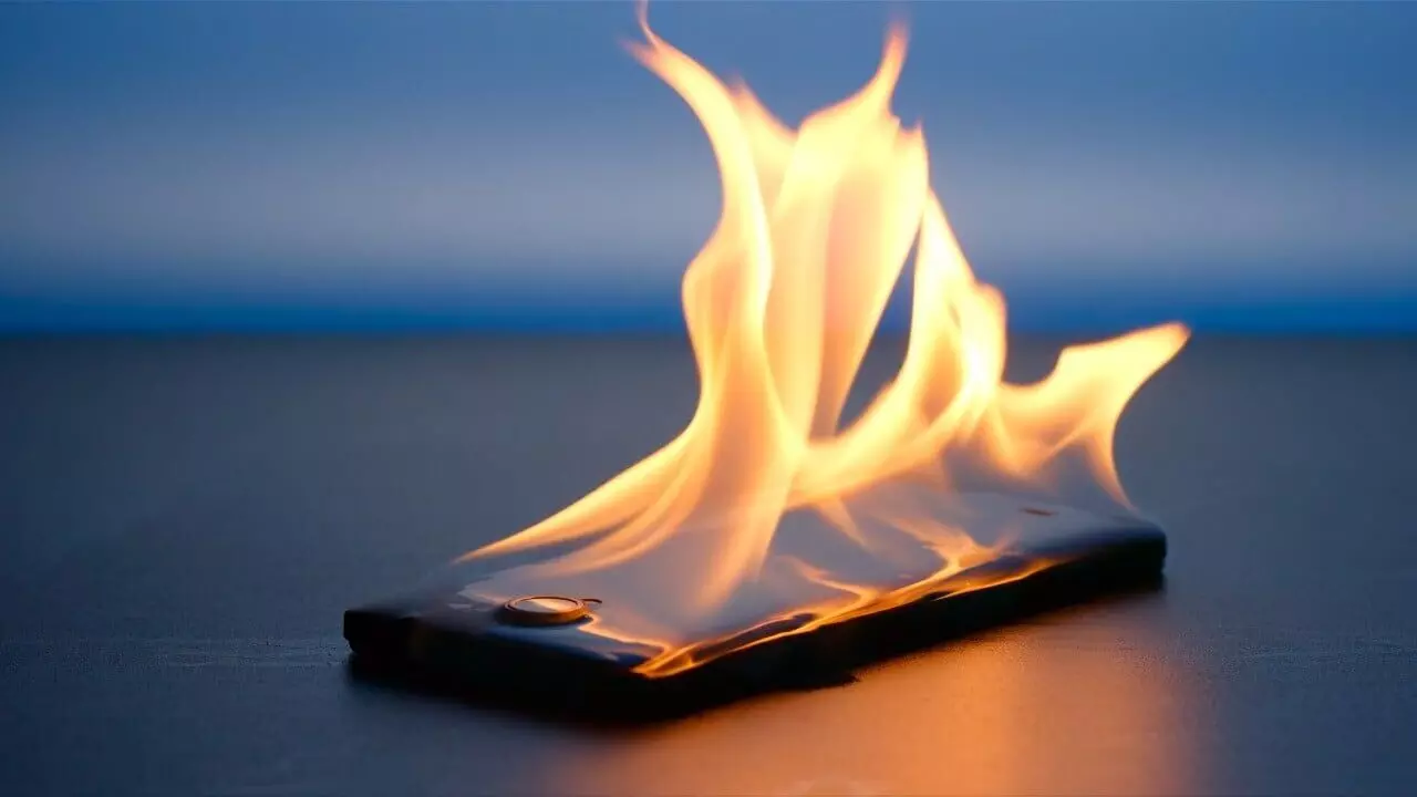 5 Warning Signs Your Smartphone Could Catch Fire or Explode