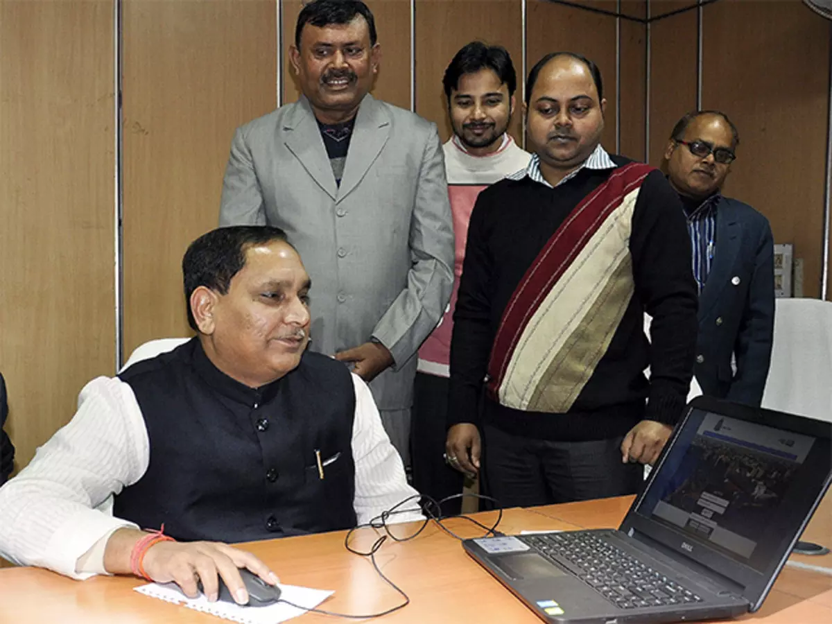 Bihar Minister Reviews Information and PR Department, Stresses on Effective Public Outreach