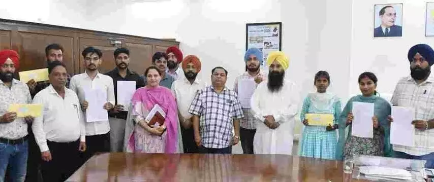 GURMEET SINGH KHUDIAN HANDS OVER JOB LETTERS TO YOUTH