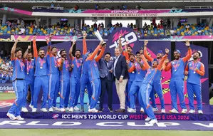 Celebrities say cheers to Cup of Joy as Team India end trophy drought (Ld)