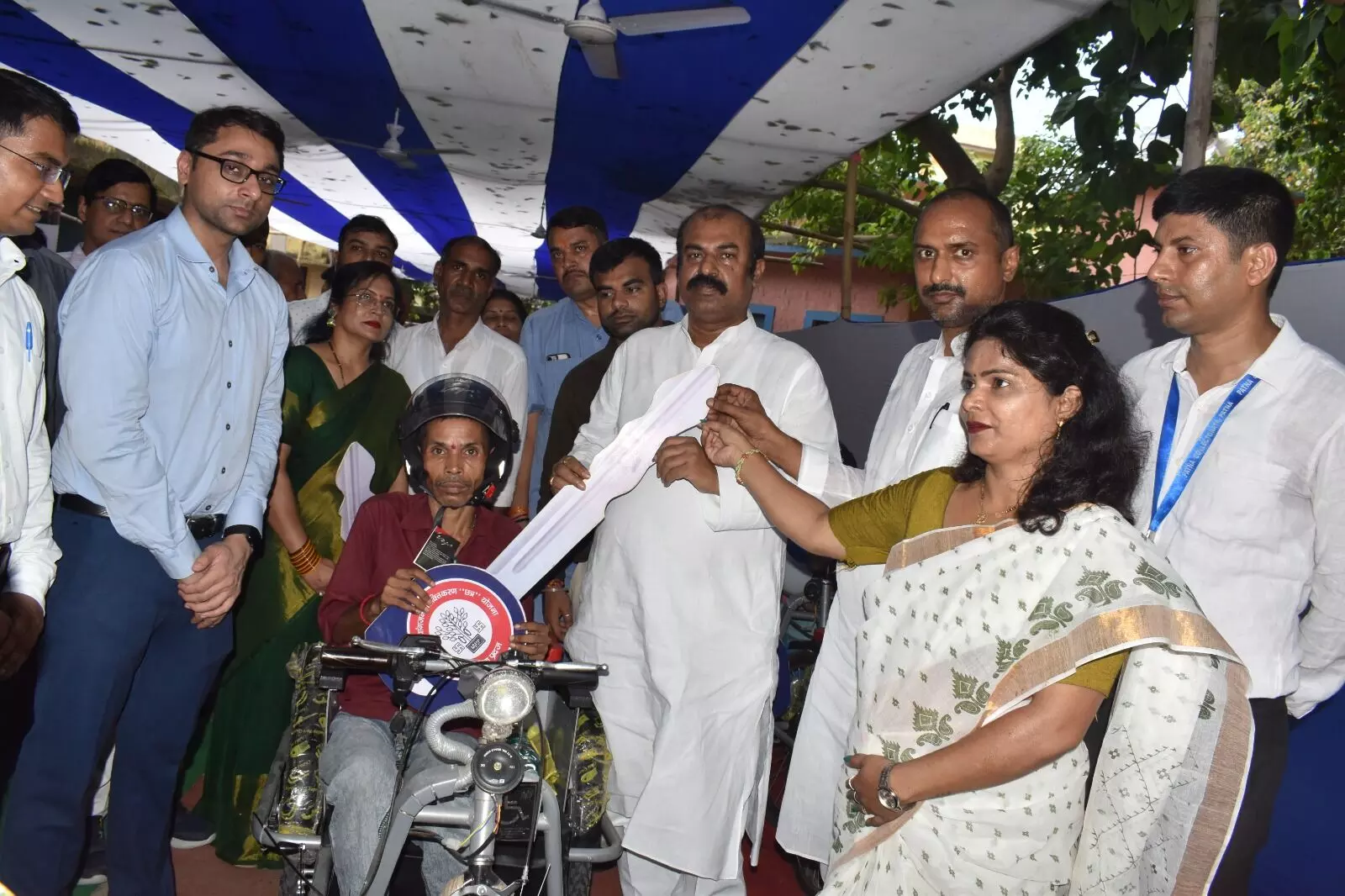 Social Welfare Minister distributed Battery Operated Tricycles under Chhatra scheme in Bakhtiyarpur