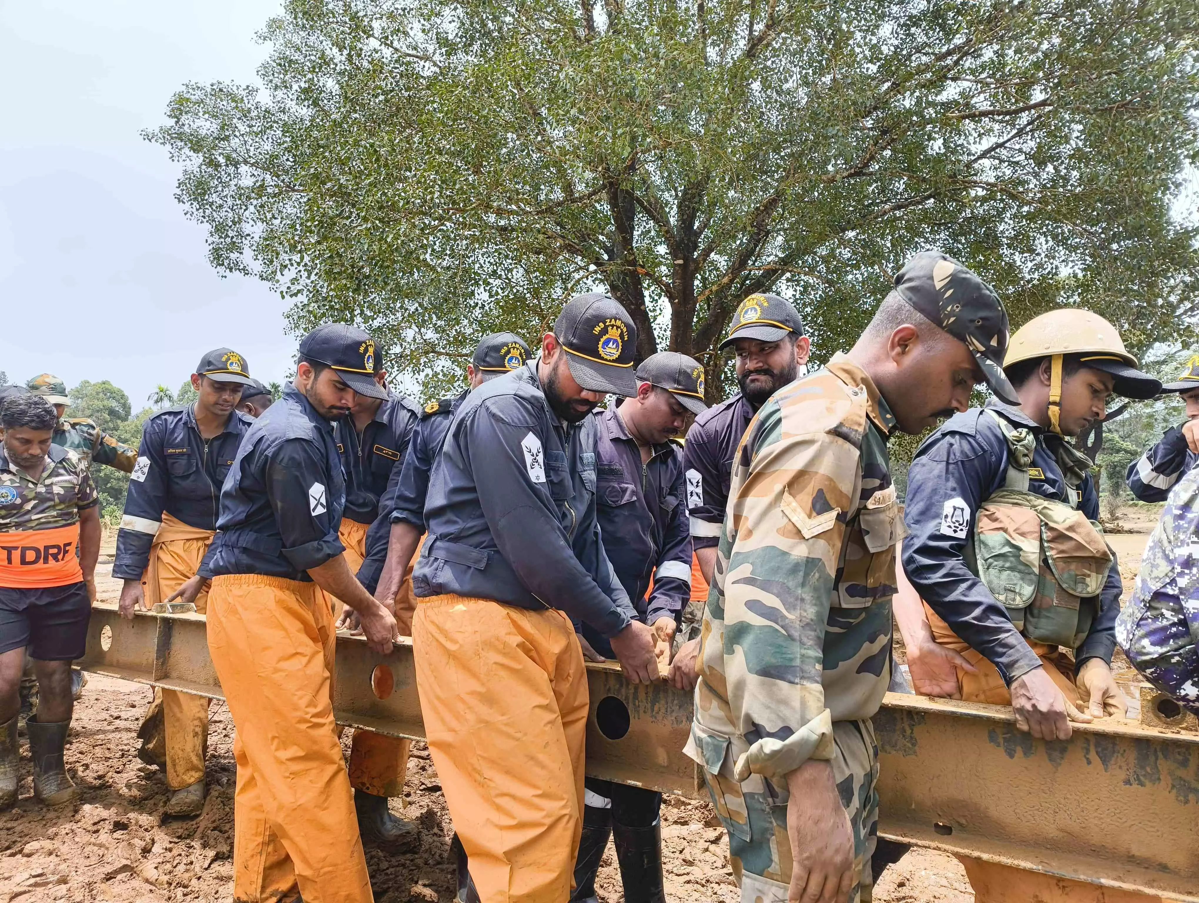 Indian Navy Intensifies Rescue Efforts in Wayanad Landslide Disaster