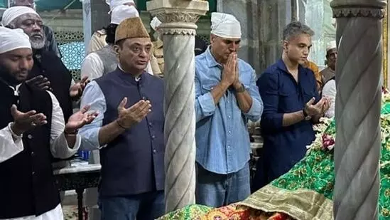 Akshay Kumar Donates Crores for Haji Ali Dargah Renovation