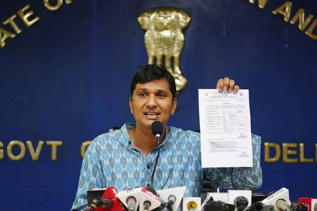 Delhi Health Minister Saurabh Bharadwaj exposes lies of Lieutenant Governors office in press conference