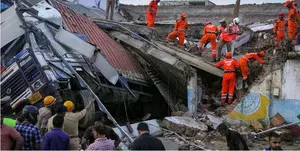 Lucknow building collapse: Death toll climbs to 8, 3 more bodies recovered (Ld)