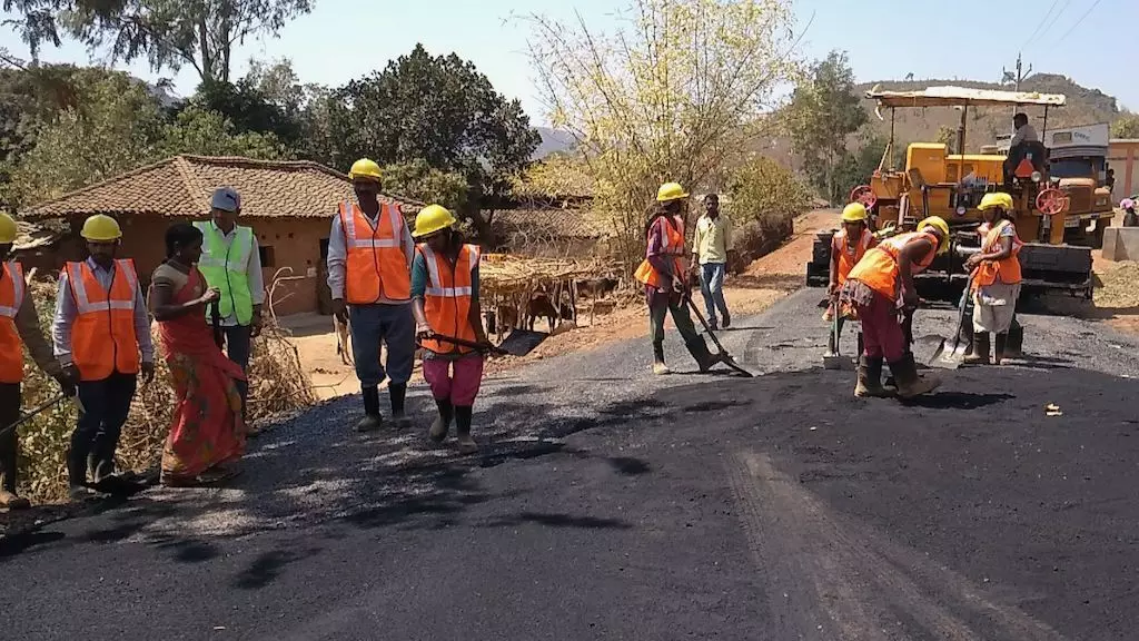 High-Level Meeting to Enhance Road Connectivity and Maintenance in Rural Areas