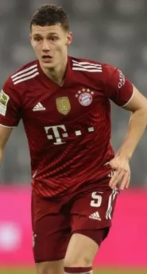 Bayern Munich ensnare Kimmich after midfielder rejects PSG offer