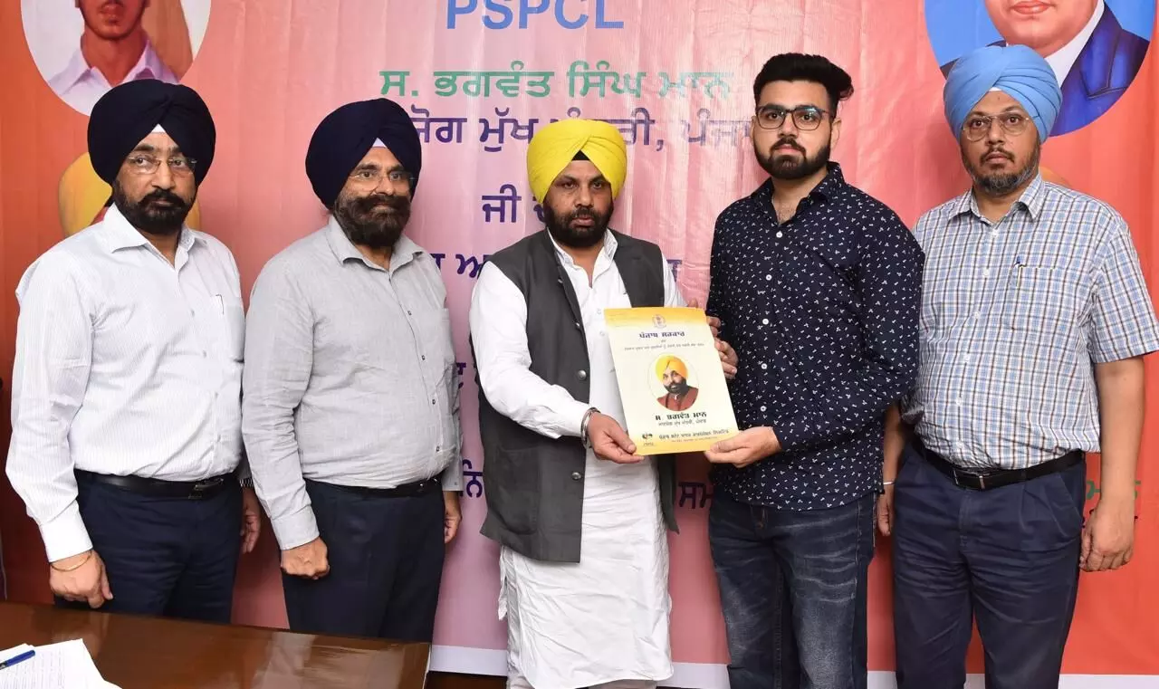 Punjab Power Minister Harbhajan Singh ETO Hands Over Appointment Letters to 17 New Assistant Engineers