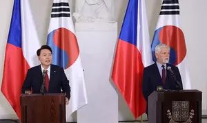 S. Korea, Czech Republic will collaborate on nuclear reactor design, construction: Yoon