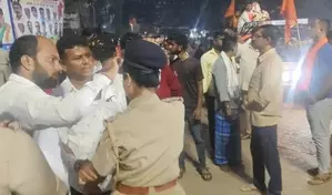 Tension prevails in Ktaka’s Davanagere after stones pelted during Ganpati procession