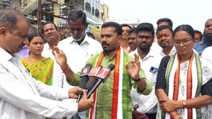 Telangana Congress MLA offers reward for beheading Union Minister Bittu