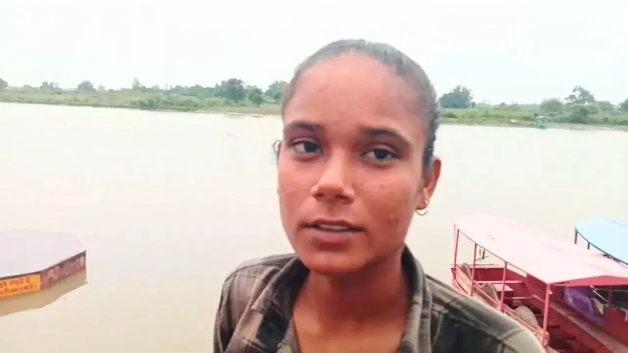 Bravery in the Yamuna: 18-Year-Old Mohini Saves Four Drowning Youths