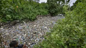 Guinea bans single-use plastic to promote environmental protection