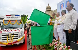 Ktaka Guv focussing on trivial matters: CM Siddaramaiah