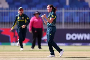 Women’s T20 WC: Schutt, Molineux, Mooney excel as Australia open title defence with win