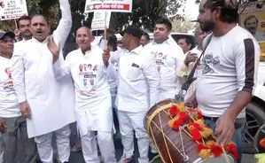 Celebrations at Cong HQ as trends trickle in Haryana, J&K