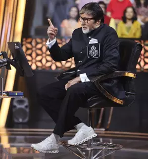 Amitabh Bachchan attributes his 82nd birthday to love of his fans