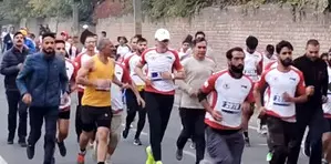 Kashmirs first-ever international marathon, over 2,000 athletes run