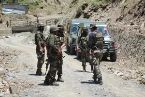 Six killed, four injured in J&K terrorist attack (2nd Lead)