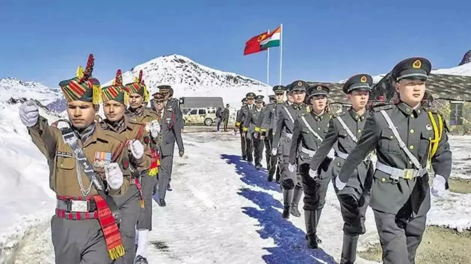 India and China Complete Troop Withdrawal at LACs Disputed Sites in Eastern Ladakh; Diwali Sweets to Be Exchanged Between Soldiers