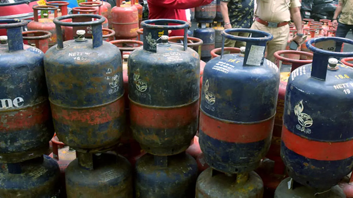 Commercial LPG Cylinder Prices Increased by Rs 62 On The Day After Diwali