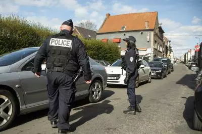 Five injured in shooting in France, causing gang brawl