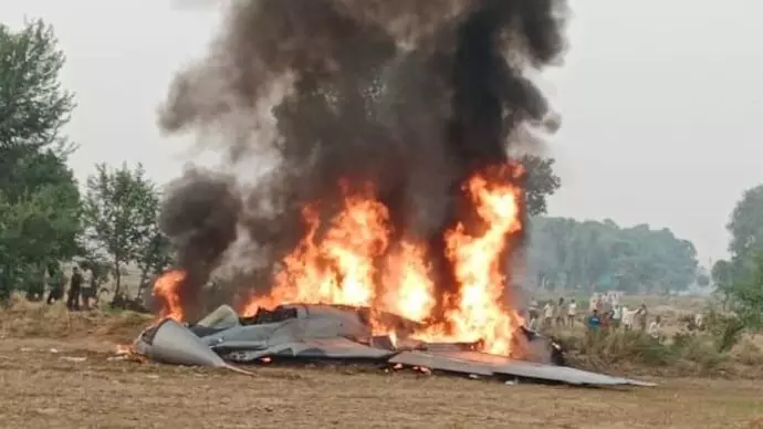 Indian Air Force MiG-29 Fighter Jet Crashes Near Agra, Both Pilots Eject Safely