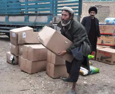 Impoverished Afghans looking beyond aid as winter approaches