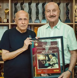 Anupam Kher is left speechless after receiving special note from his “guru” Mahesh Bhatt