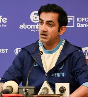 Gambhir doesnt have right demeanour nor the words to interact with press: Manjrekar