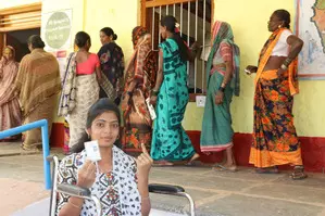 K’taka bypolls: 26.33 pc voting till 11 A.M. on three Assembly seats