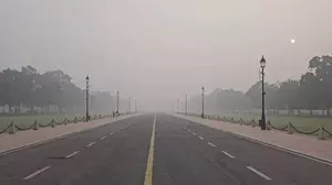 Delhi-NCR chokes under dense smog as AQI peaks to severe level