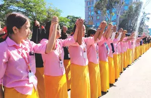 Manipur: Students form human chains against abduction of six children & women by militants