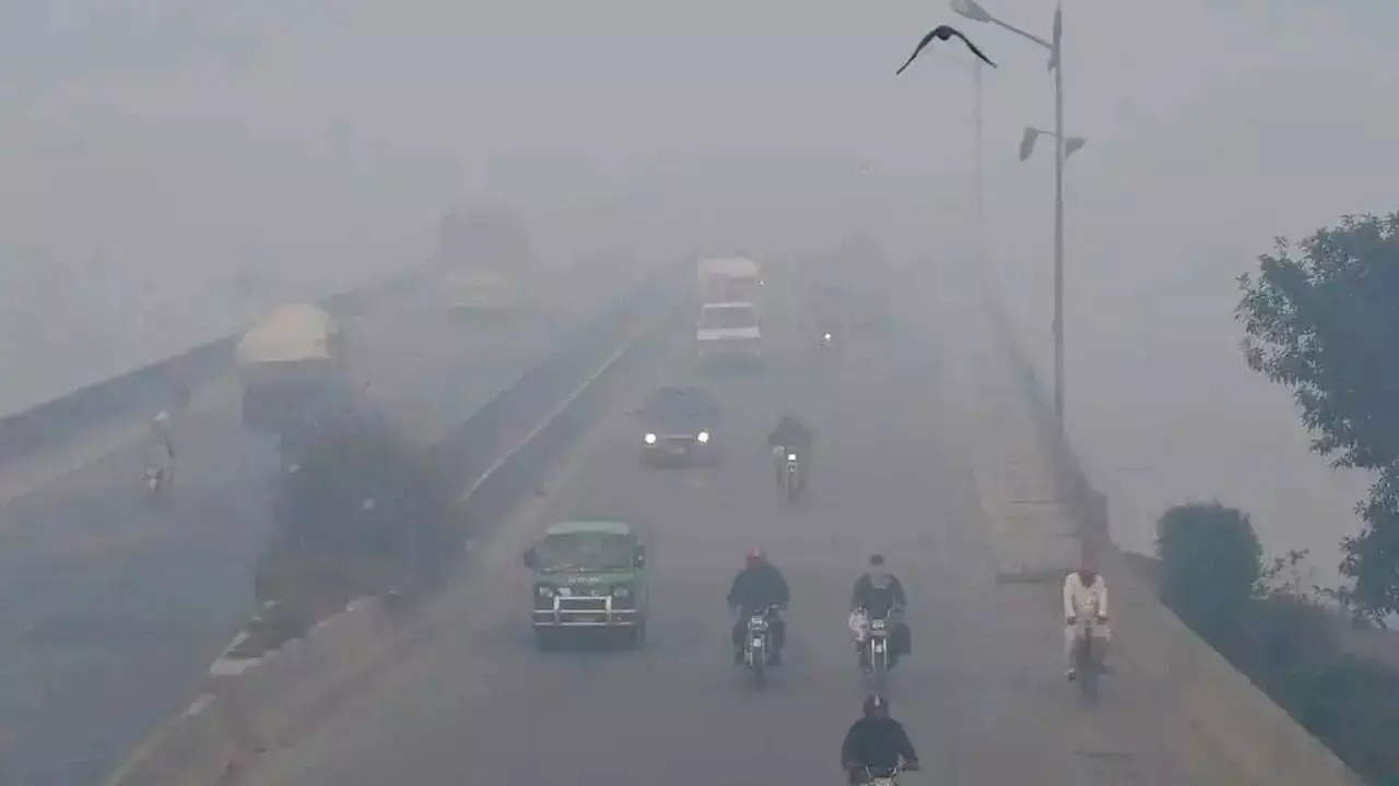 World’s Most Polluted City Lahore’s AQI Crosses 1900, Forcing People to Stay Indoors