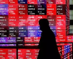 Tokyo stocks end higher on bargain-hunting, exporter gains