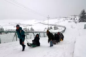 Gulmarg, Sonamarg & Pahalgam in Kashmir receive fresh snowfall