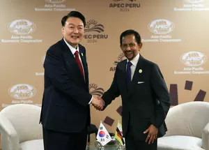 South Korean Prez meets Sultan of Brunei to boost bilateral ties