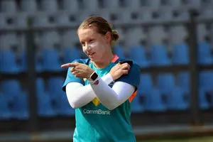 Alyssa Healy ruled out of WBBL due to knee injury, in doubt for ODIs against India