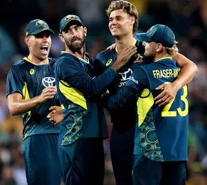 2nd T20I: Johnsons fifer helps Australia quell Pak fightback, take 2-0 lead