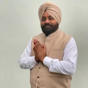 Former Akali minister extends support to AAP candidate in Punjab bypoll