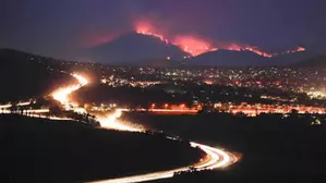 Authorities warn bushfire in southern Australia could continue burning for weeks