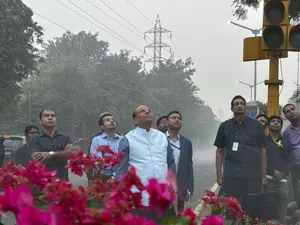 Delhi L-G launches DDAs anti-smog misting drive in Dwarka