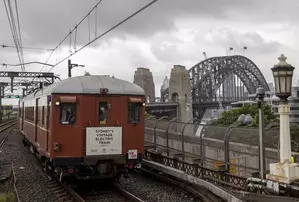 Sydney train network to shut down for four days amid pay dispute