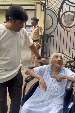 Maha polls: 113-year-old woman casts vote, inspires nation