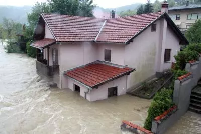 Croatia to help Bosnia and Herzegovina repair floods-damaged railway line